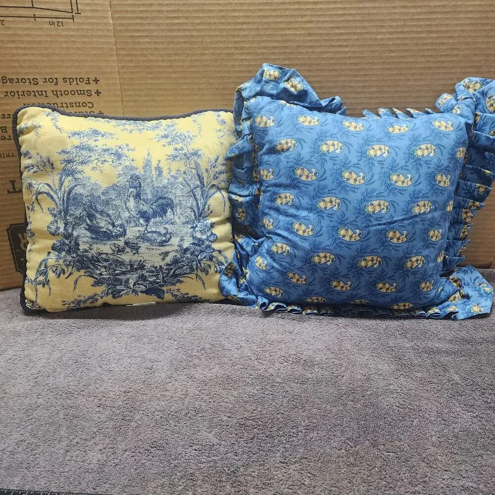 Waverly set pillows